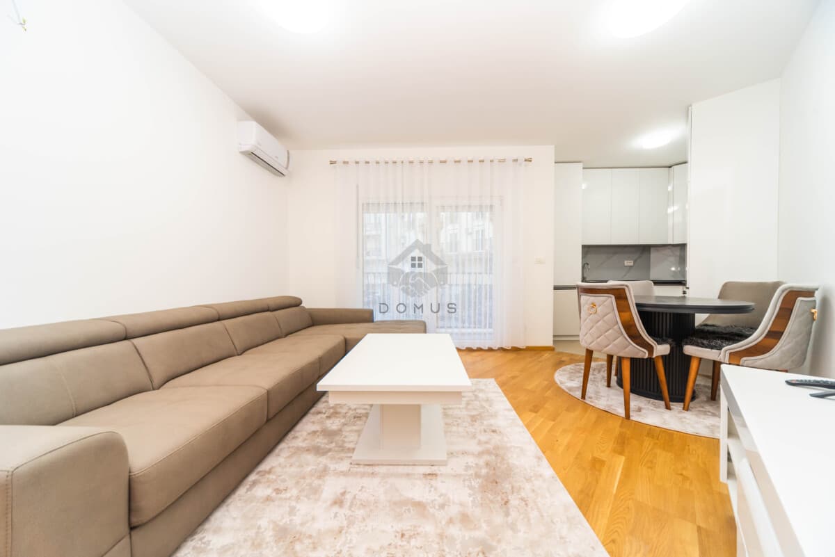 Podgorica, Stara Varoş'ta Otoparklı 2+1 Daire 55 m2 Kiralık - Görsel 2