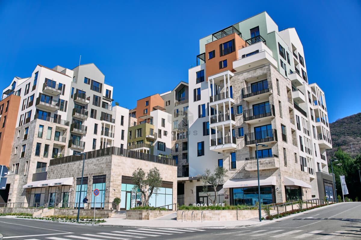 Tivat'ta Deniz Manzaralı 2+1 Daire, Boka Place