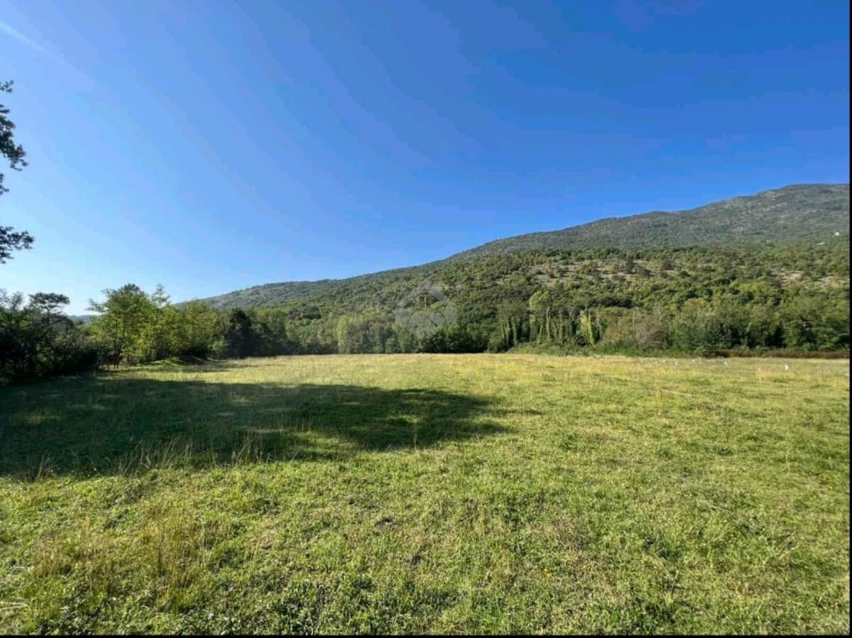 Plac od 5.000m2 za izgradnju kuće, Ćurilac, Danilovgrad — 2