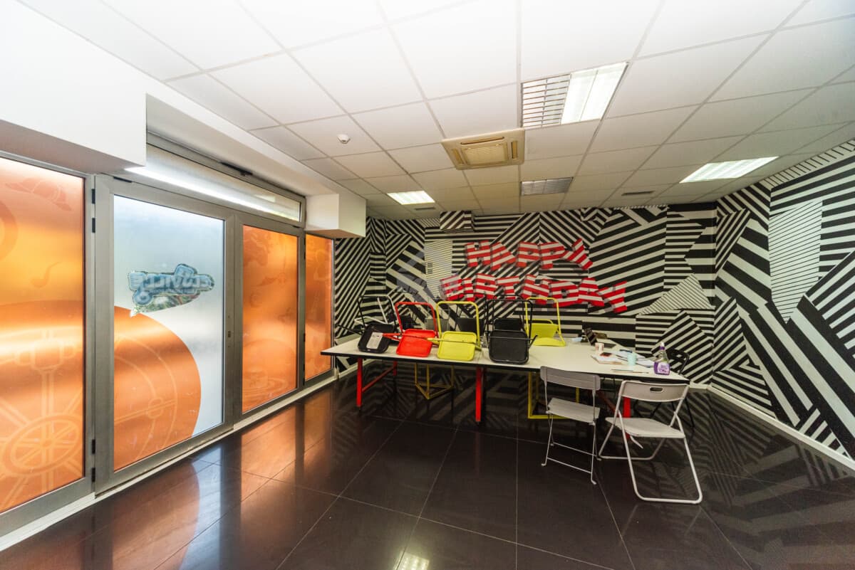 Spațiu comercial de vânzare, 375 m², pe malul Morača, Podgorica — 2