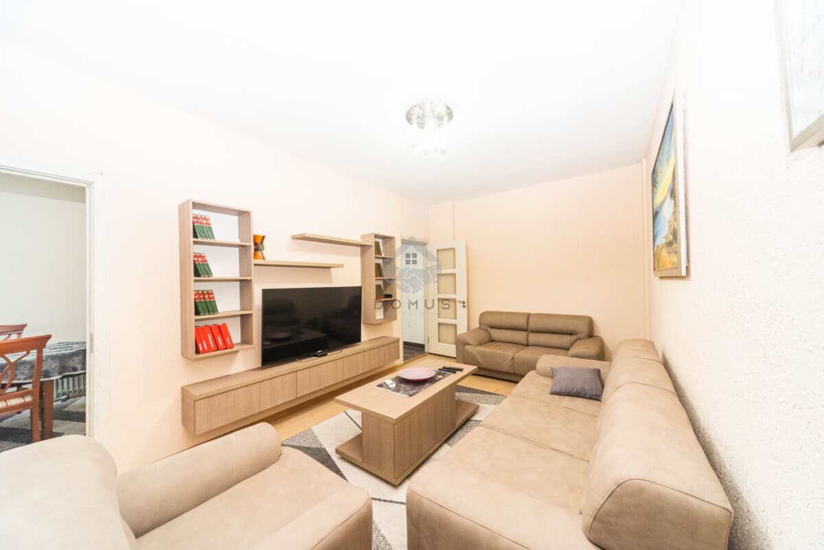Podgorica'da 72 m²'lik Eşyalı 2+1 Daire, Otobüs Terminali - Görsel 2