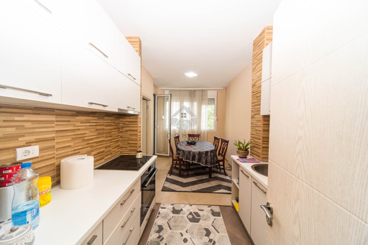 Podgorica'da 72 m²'lik Eşyalı 2+1 Daire, Otobüs Terminali - Görsel 4