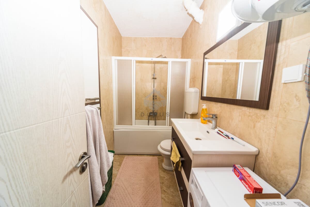 Podgorica'da 72 m²'lik Eşyalı 2+1 Daire, Otobüs Terminali - Görsel 9