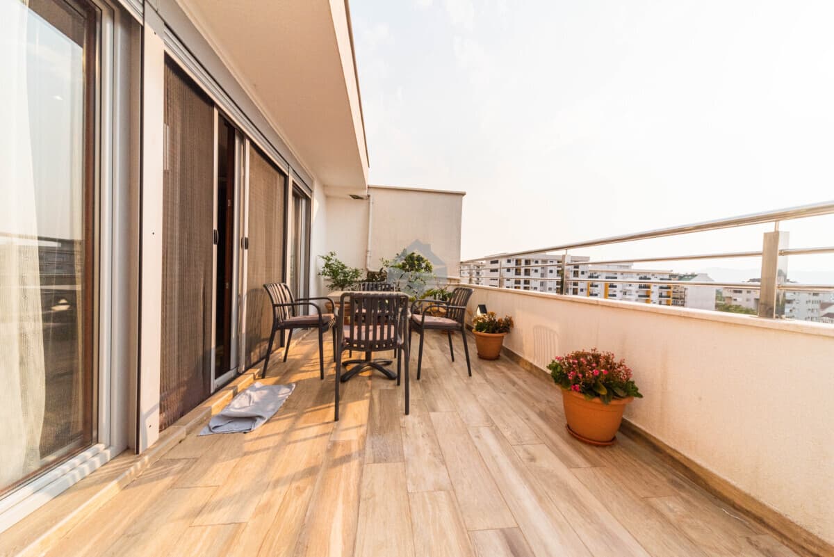 Luksuzan penthouse od 195 m² sa garažom, Pobrežje, Podgorica - Slika 18