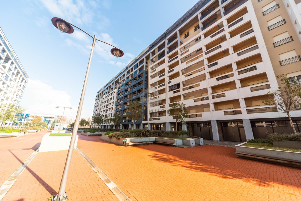 Spațiu comercial de 324 m² pe două etaje, Master Kvart, Podgorica