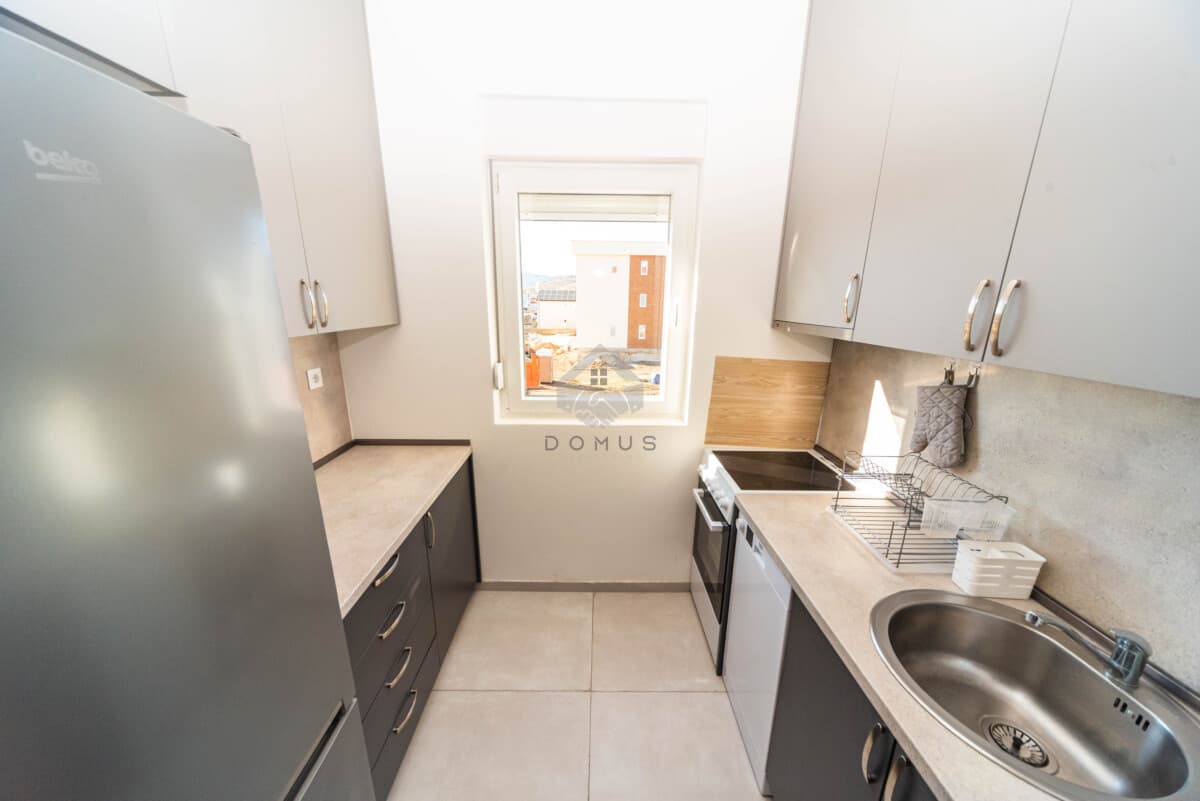 Te koop: appartement met 1 slaapkamer van 47 m² in gebouw Romulus, Zabjelo, Podgorica - Afbeelding 4