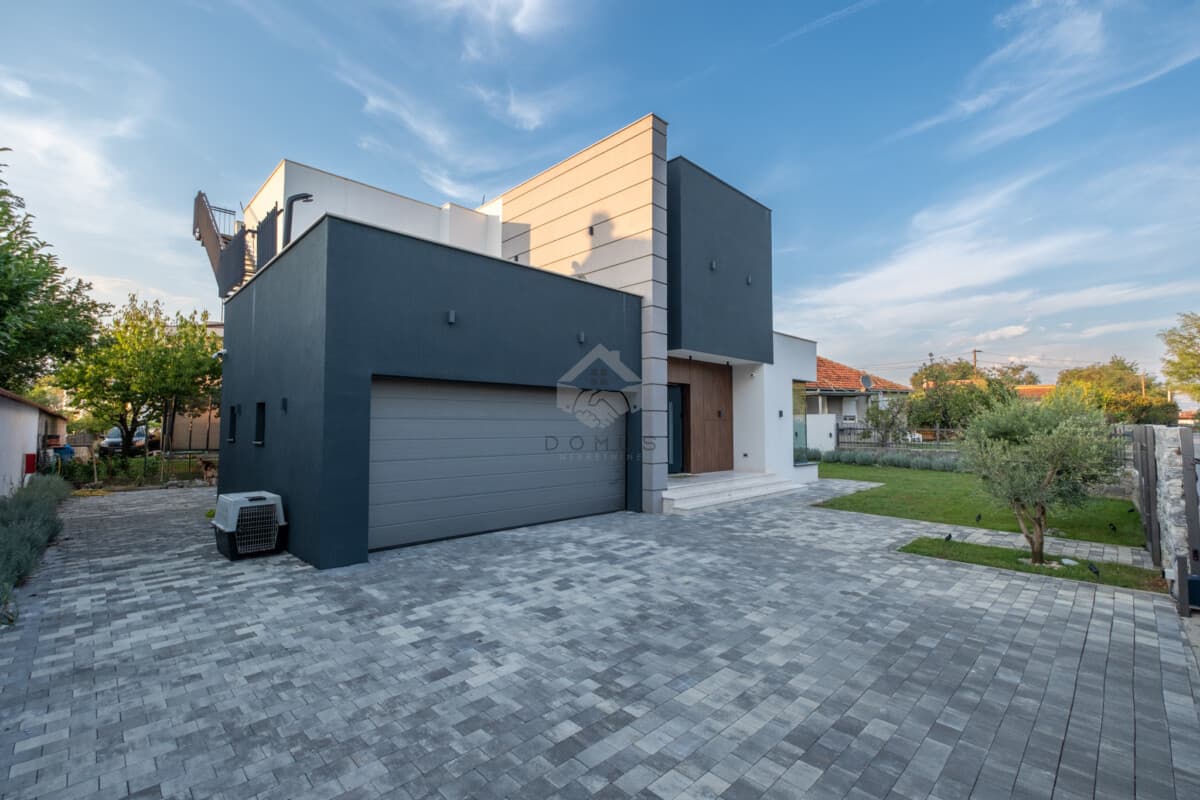 Podgorica, Donja Gorica'da Kiralık Modern 180 m2'lik Havuzlu Ev — 2