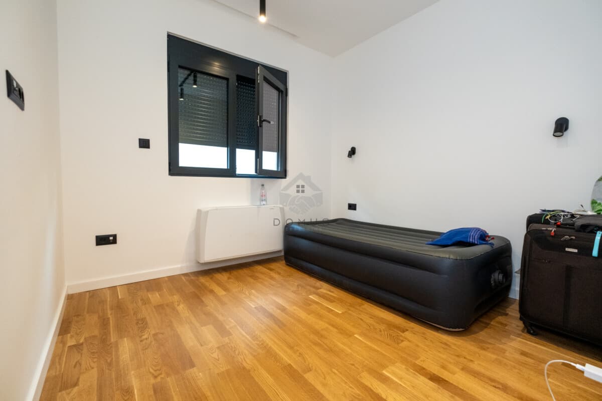 Podgorica, Donja Gorica'da Kiralık Modern 180 m2'lik Havuzlu Ev - Görsel 13