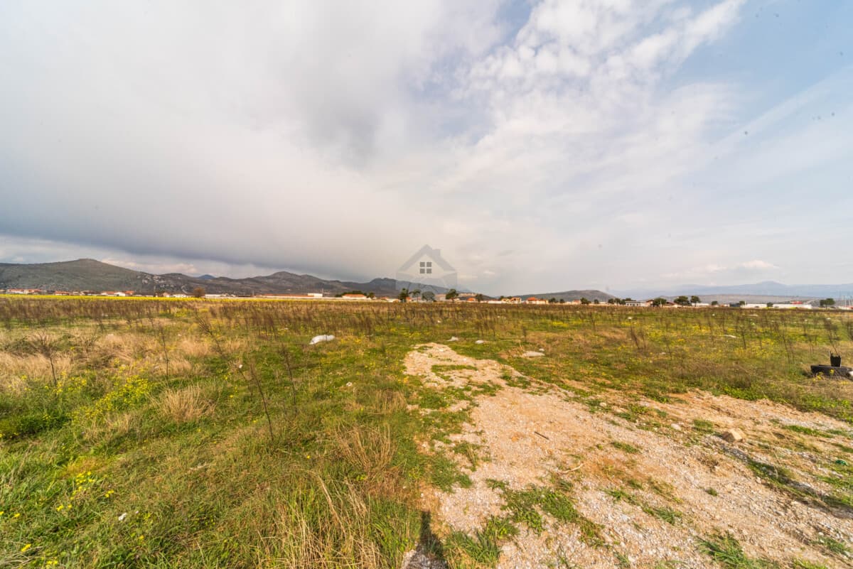 Donja Gorica, Podgorica'da Satılık 3.000 m² Urbanize Arsa — 2