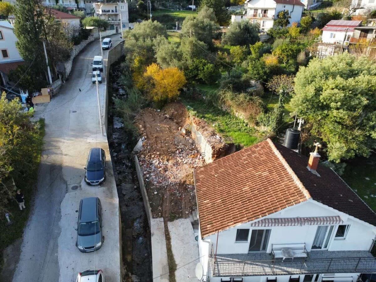 Baoşići, Herceg Novi'de Satılık 409 m2 Urbanize Arsa