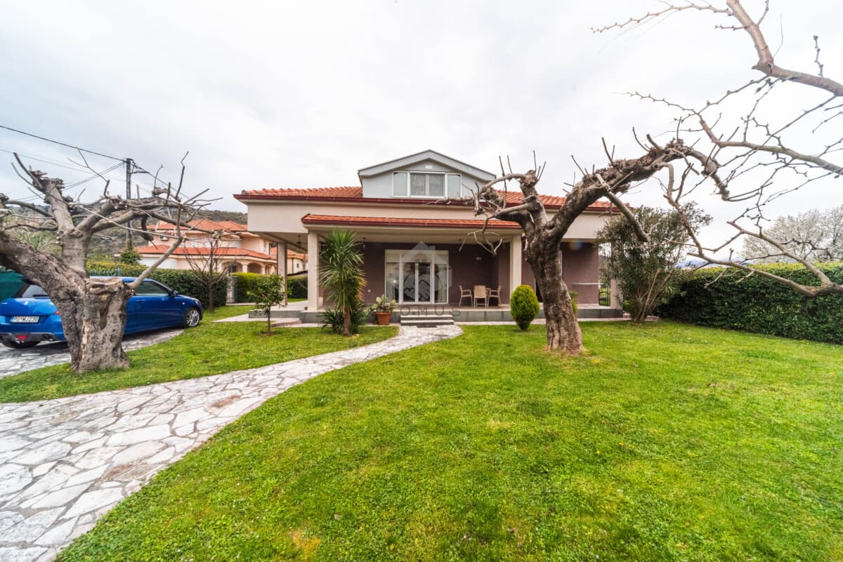 Podgorica, Toloşi'de 500 m² Arsa Üzerinde 200 m²'lik Aile Evi — 2