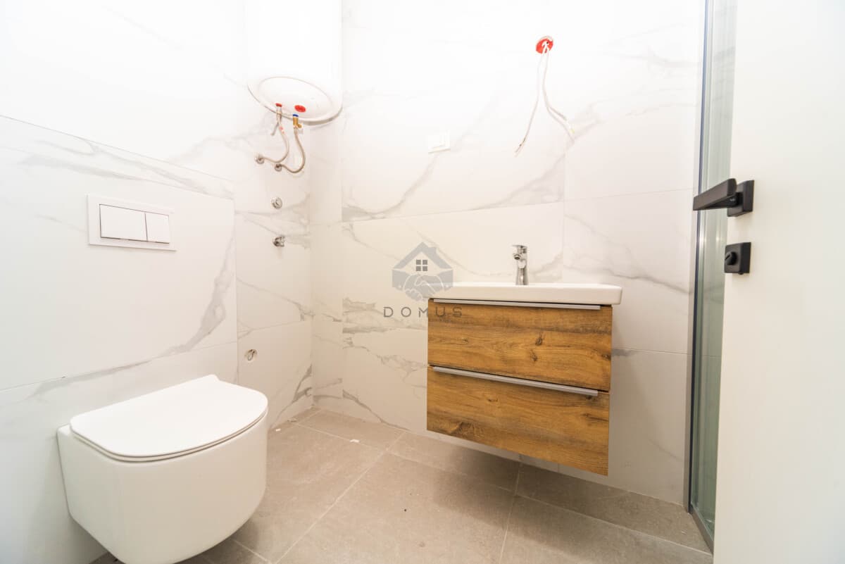 Dvosoban stan 60 m² sa garažom, Centar, Kolašin - Slika 6