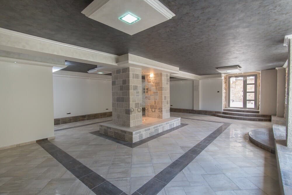 102 m²-es üzlethelyiség a központban, Herceg Novi - 7. kép