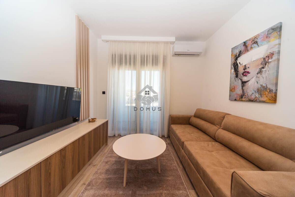 Podgorica, Zabjelo'da Kiralık Otoparklı Eşyalı 1+1 Daire 38 m² — 2