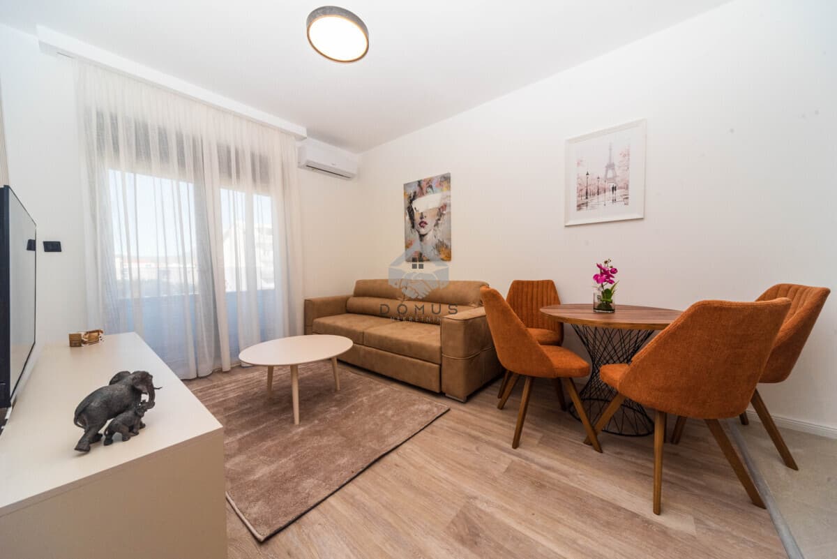 Podgorica, Zabjelo'da Kiralık Otoparklı Eşyalı 1+1 Daire 38 m²