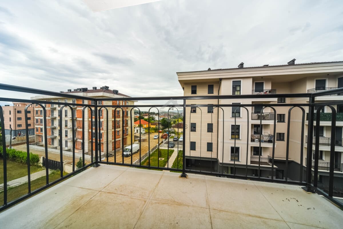 Podgorica, Toloşi'de Park Yeri Olan 2+1 Daire Kiralık, 64 m2 - Görsel 8