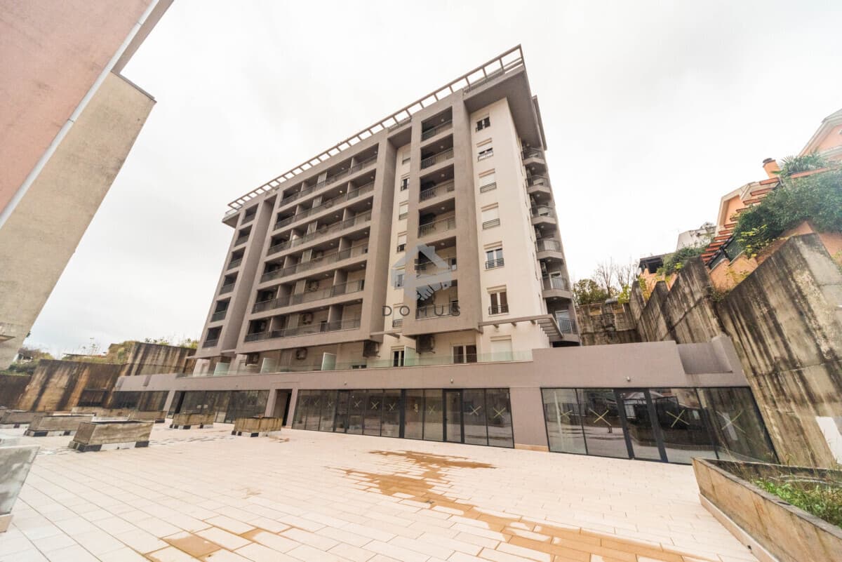 Momišići, Podgorica'da 2 Adet Eşyalı Garsonyer, 27 m2 ve 25 m2 - Görsel 1