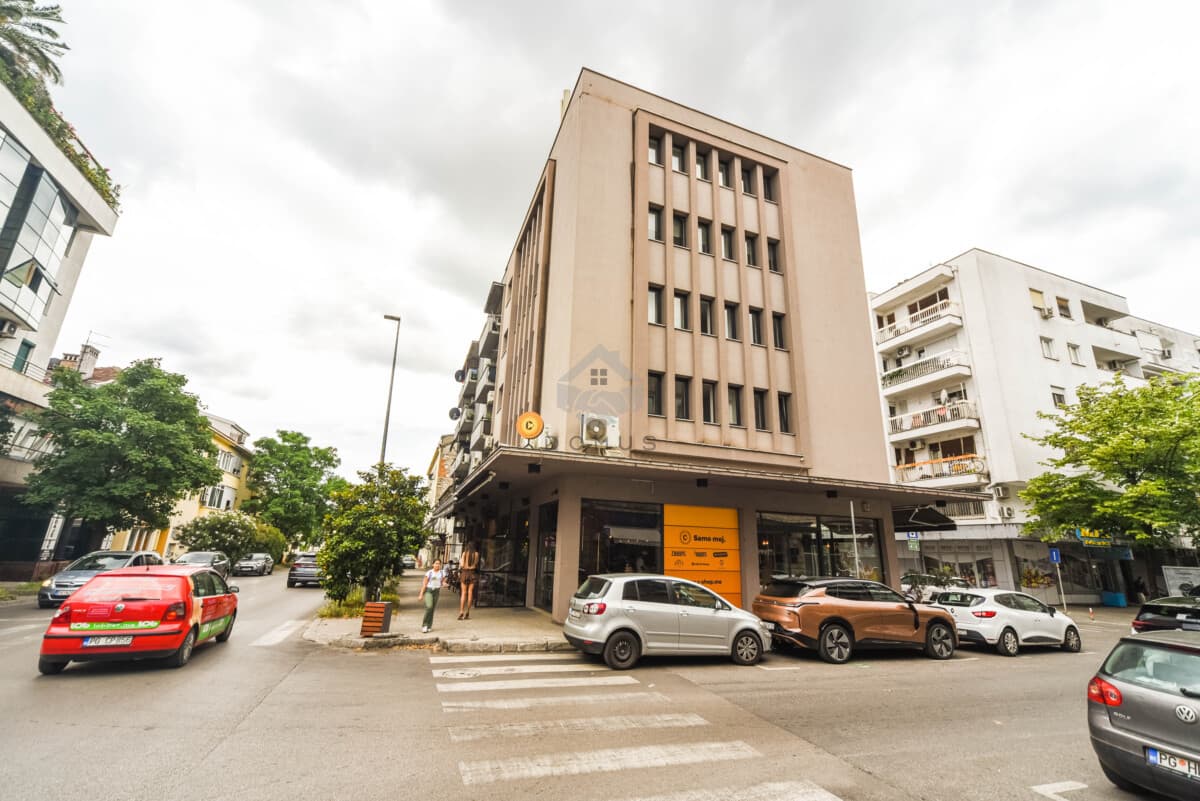 Двособан стан 78 м² са подрумом од 8м2, Центар, Подгорица - Slika 3