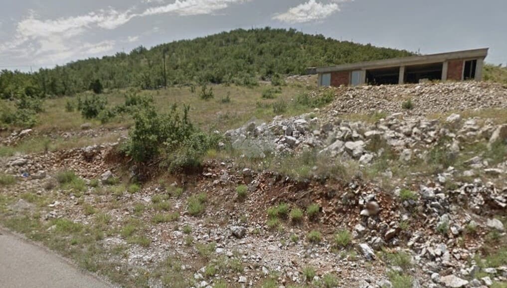 Rogami, Podgorica'da 1.880 m2'lik İnşaat Arazisi — 2