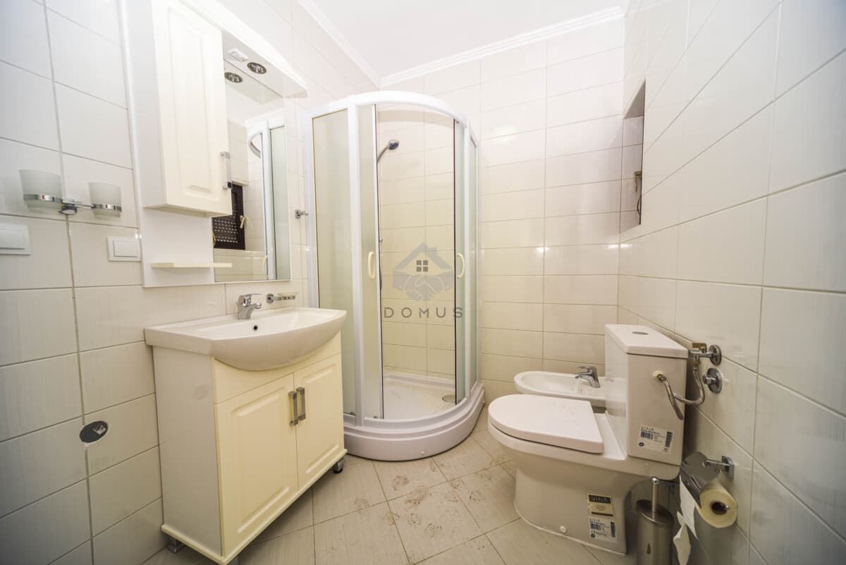 Maison familiale spacieuse de 350m2 sur un terrain de 1.100m2, Karabuško Polje, Tuzi - Image 18