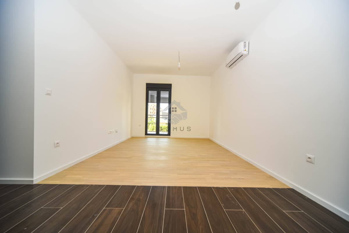 Podgorica, Toloşi'de Otoparklı Yeni 1+1 Daire Kiralık 45 m² - Görsel 1