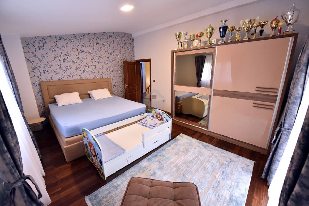 Podgorica, Rogami'de 511 m² Arsa Üzerinde 175 m²'lik Aile Evi - Görsel 7