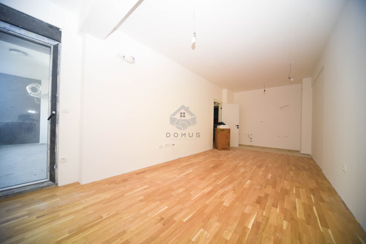 Podgorica, Stari Aerodrom'da Dadi Plaza Kompleksinde Satılık 64 m² 1+1 Daire — 2