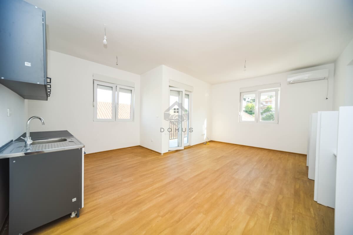 Dvosoban stan od 60m2 za izdavanje, Zabjelo, Podgorica - Slika 1