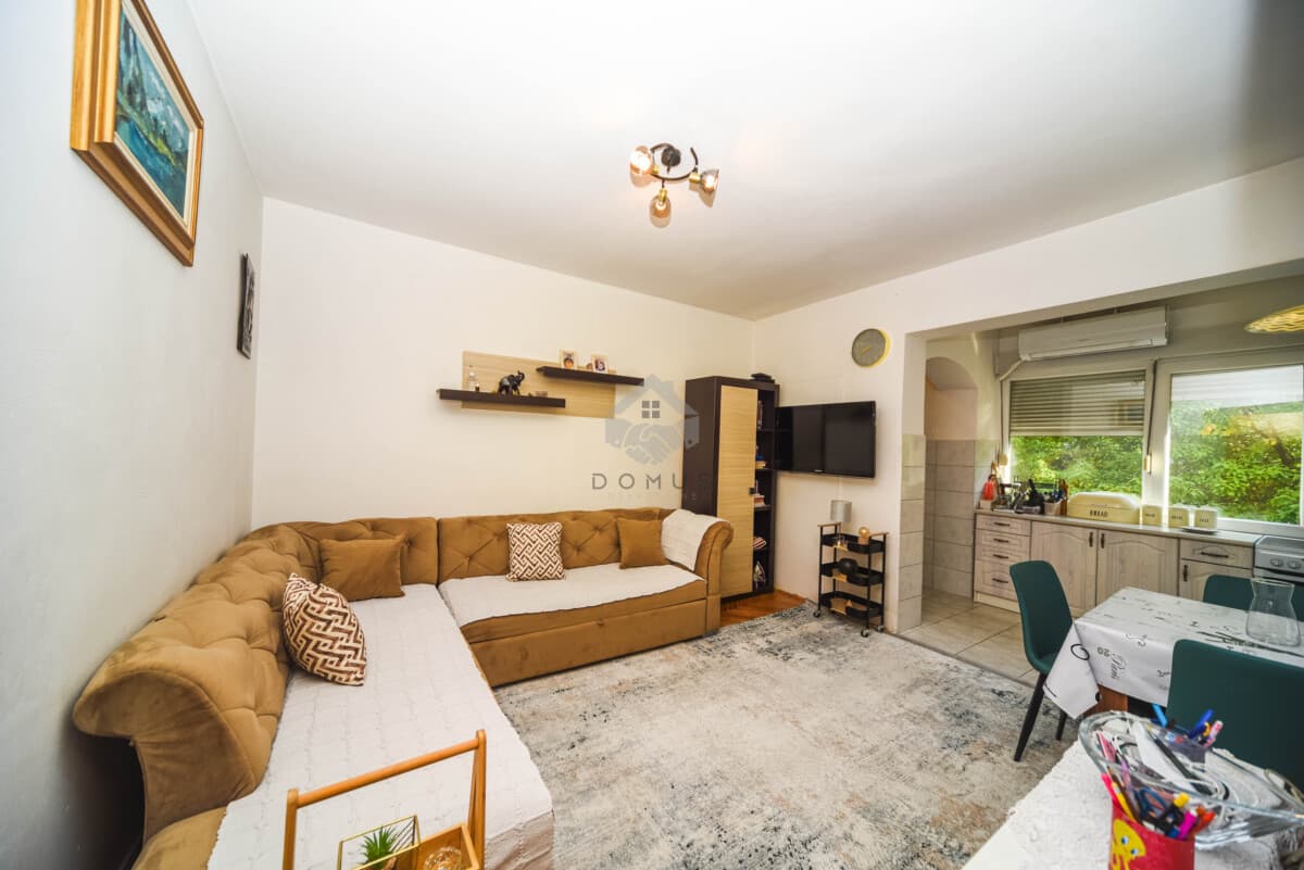 2-slaapkamer appartement van 70 m² met parkeerplaats te huur, Centrum, Podgorica - Afbeelding 1