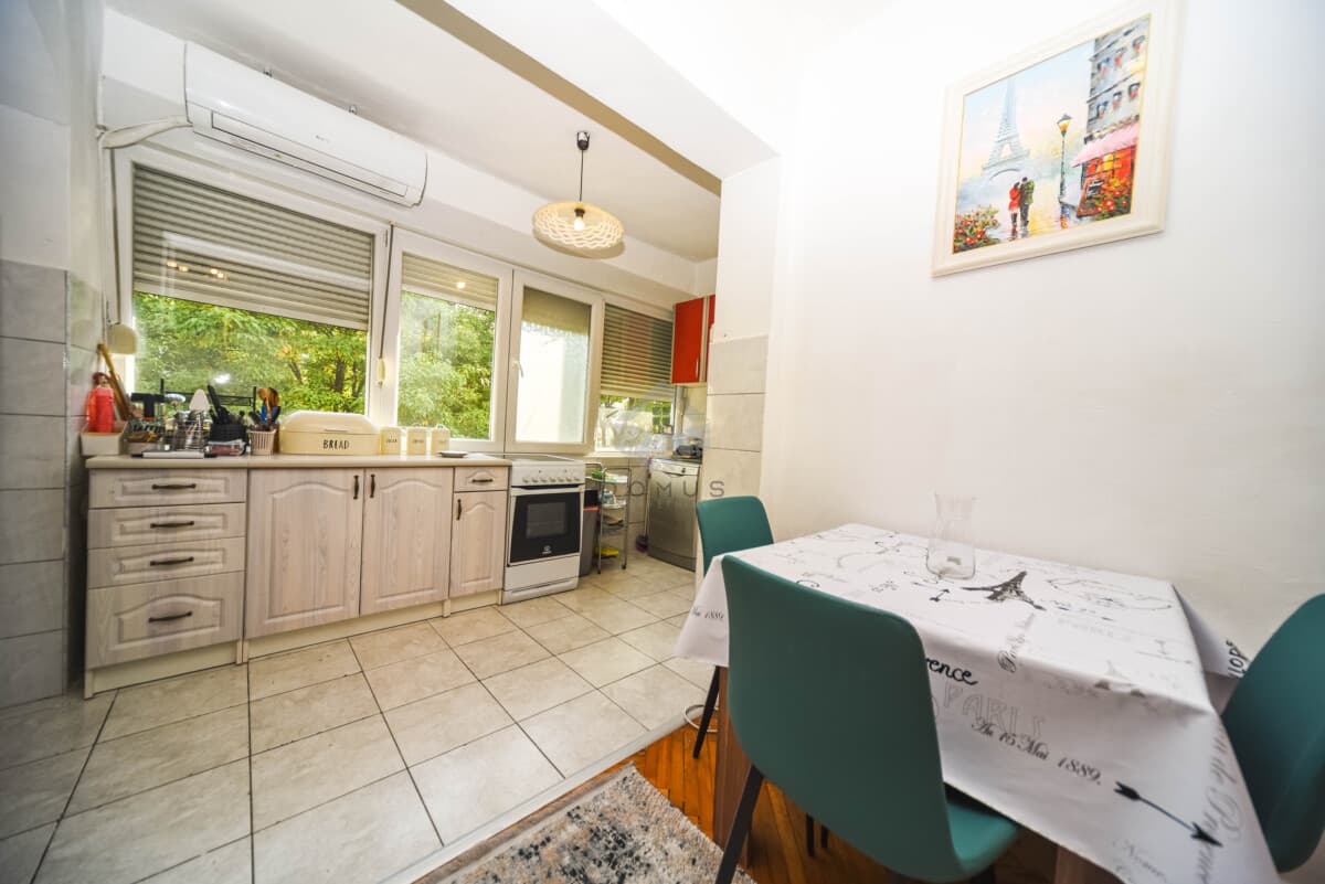 2-slaapkamer appartement van 70 m² met parkeerplaats te huur, Centrum, Podgorica - Afbeelding 4
