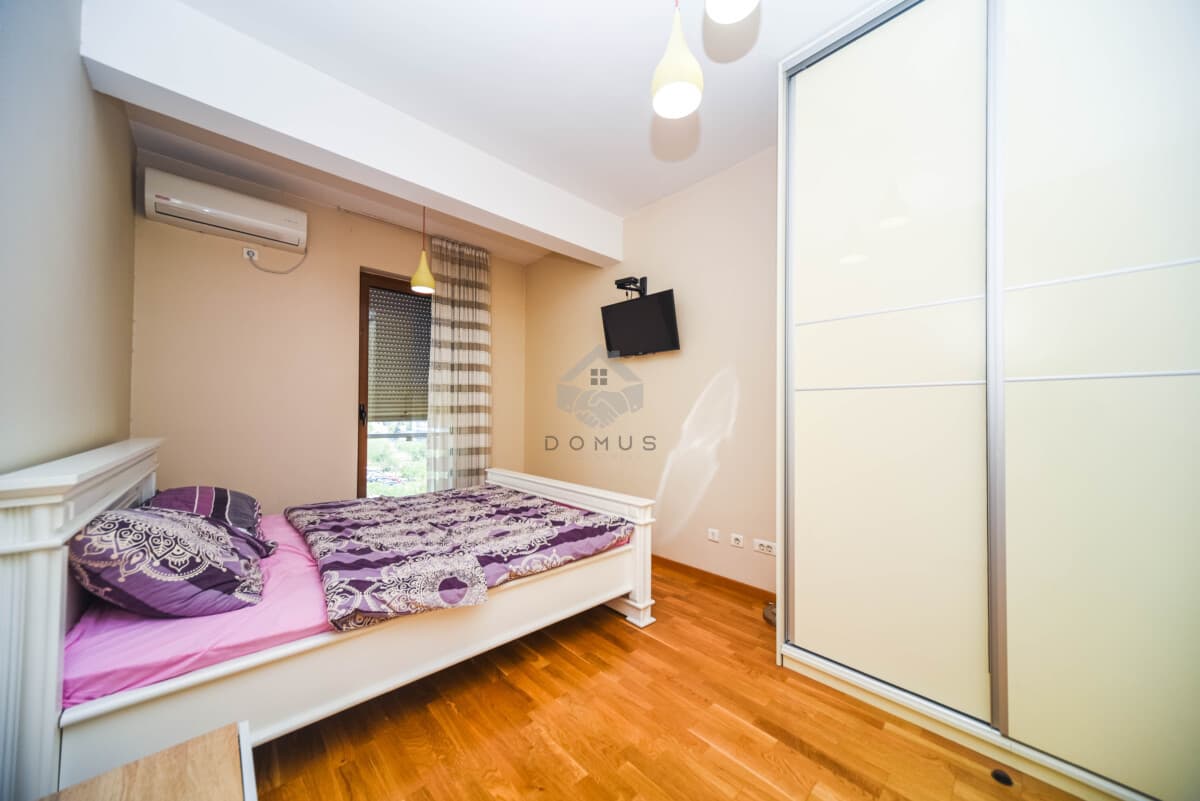 Podgorica, Preko Morače'da Park Yerine Sahip 3+1 Daire Kiralık - Görsel 8