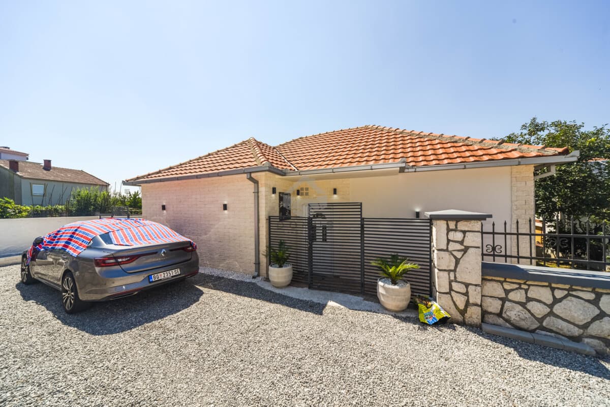 Gorica, Podgorica'da 100 m²'lik, 500 m² arsa ile Aile Evi