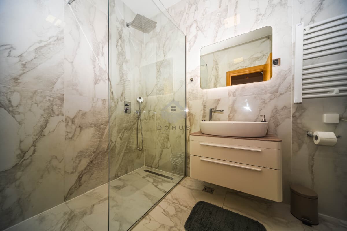 Dvosoban stan od 75 m² sa garažom za izdavanje, Atlas Capital, Podgorica - Slika 7