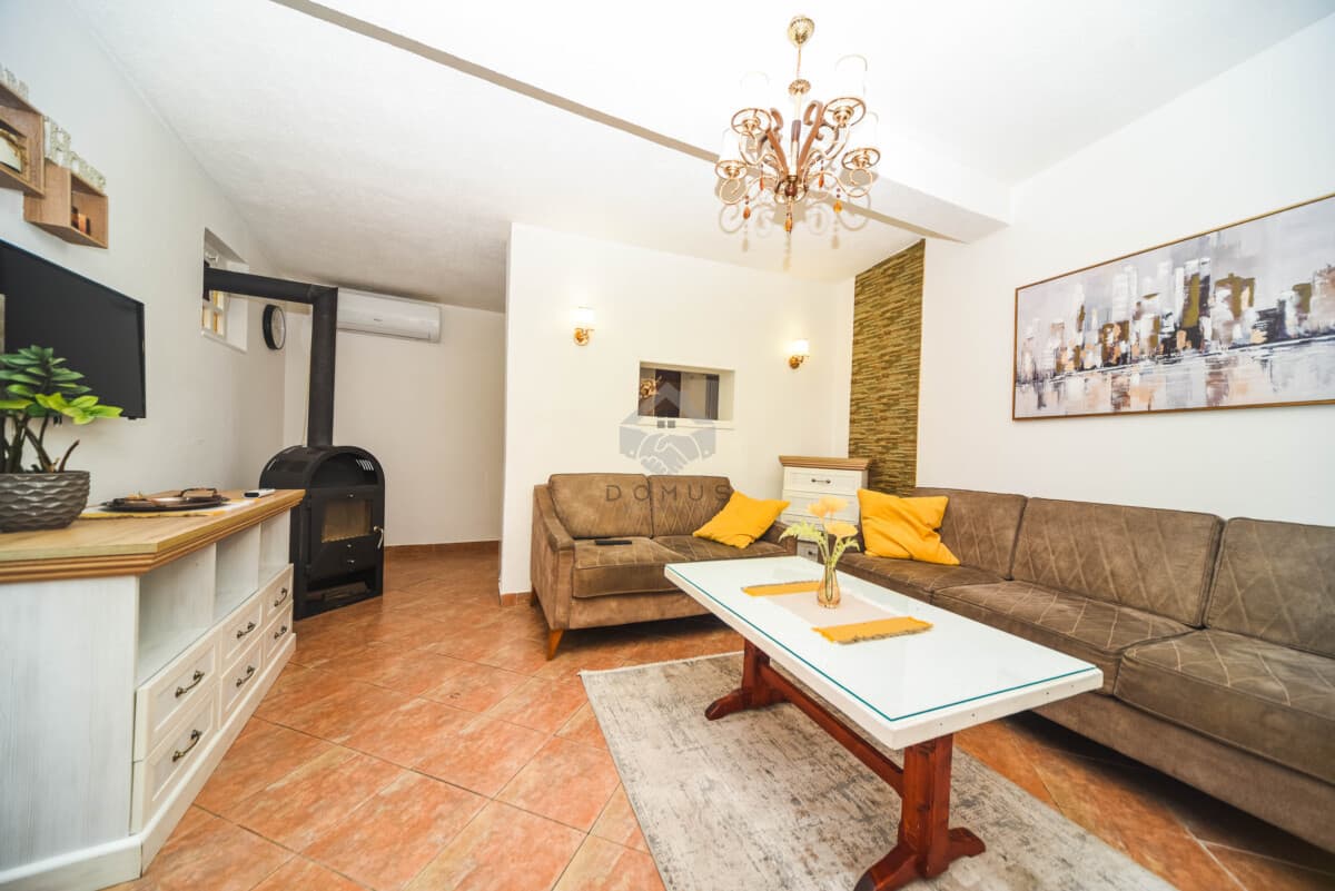 Podgorica, Drač'ta 1+1 Kiralık Ev, 50 m², 80 m² Arsa