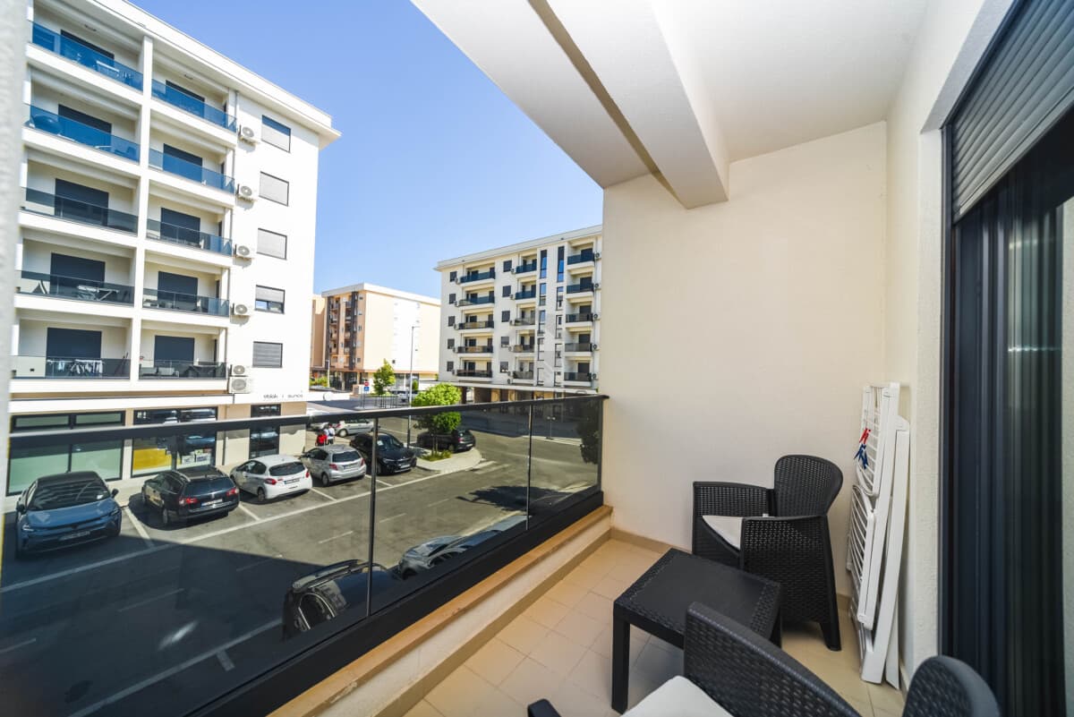 Podgorica, City Kvart'ta Garajlı Eşyalı 1+1 Daire Kiralık - Görsel 9