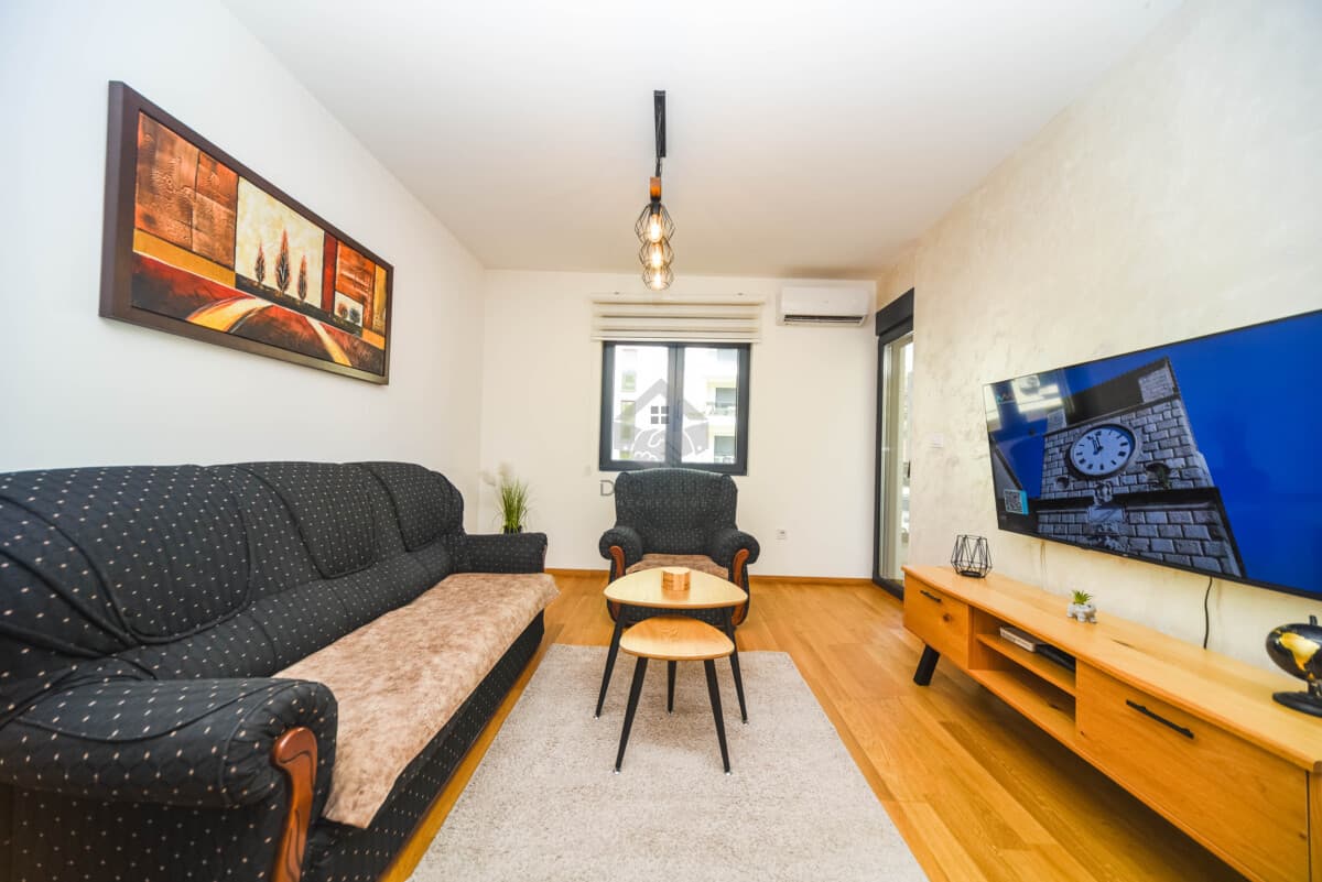 Podgorica, City Kvart'ta Garajlı Eşyalı 1+1 Daire Kiralık - Görsel 2