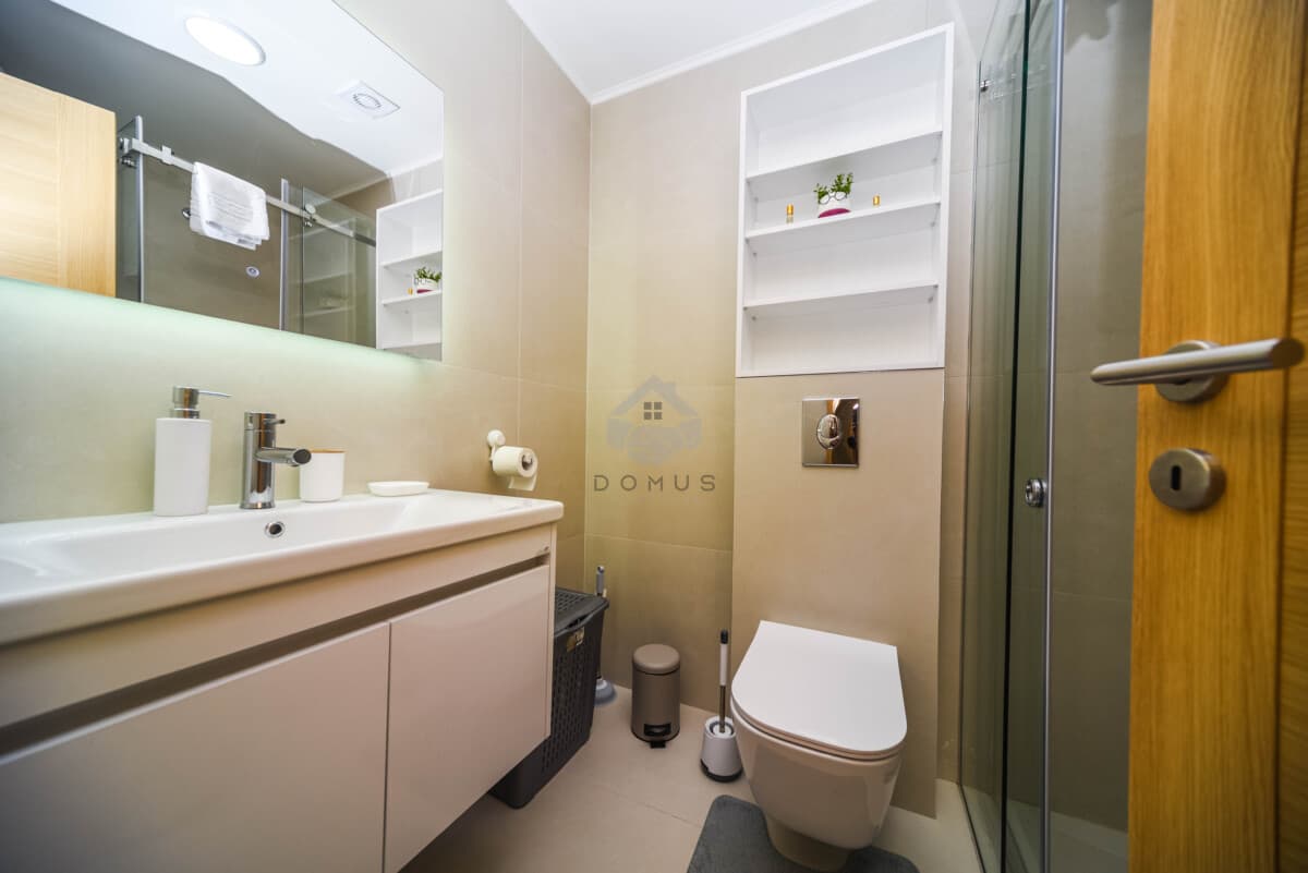 Podgorica, City Kvart'ta Garajlı Eşyalı 1+1 Daire Kiralık - Görsel 8