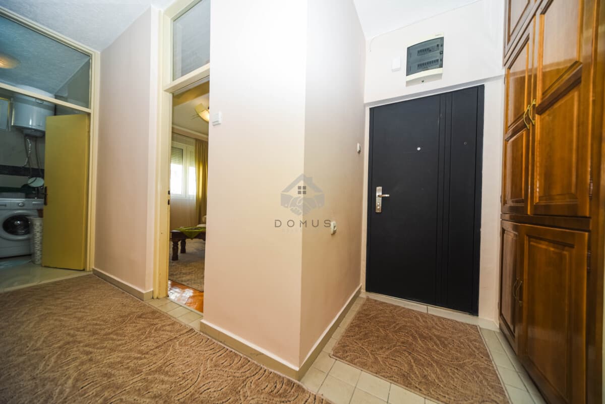 Podgorica, Otobüs Terminali'nde Kiralık/Satılık Eşyalı 64 m² 1+1 Daire - Görsel 9