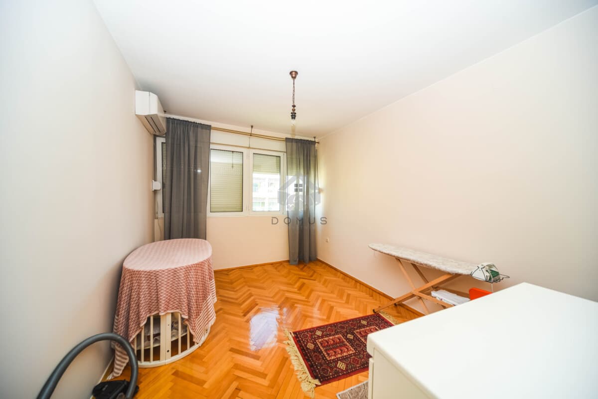 Podgorica, Otobüs Terminali'nde Kiralık/Satılık Eşyalı 64 m² 1+1 Daire - Görsel 7