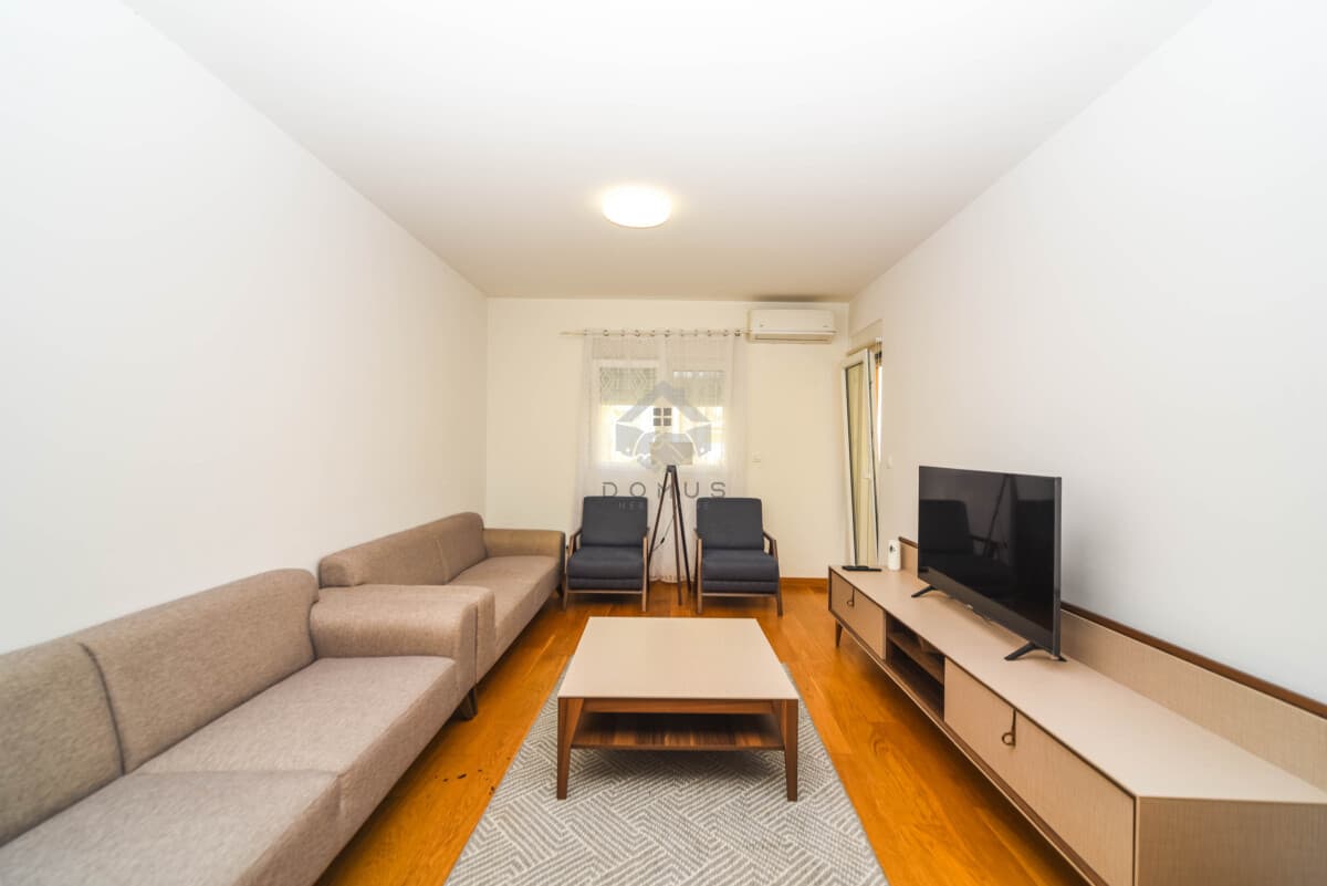 Podgorica, New City'de Kiralık Eşyalı, Garajlı 75 m² 1+1 Daire - Görsel 1