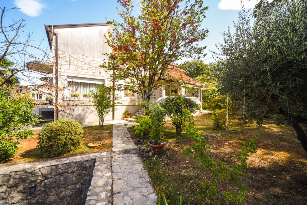 Zařízený třípokojový byt 120 m² s parkováním, Vranići, Podgorica - Obrázek 11