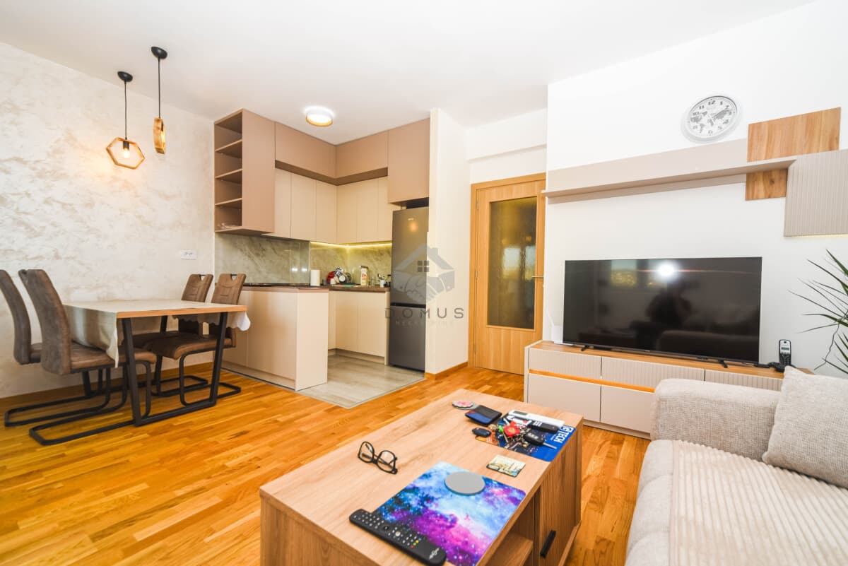 Podgorica, Zagorič'te Kiralık Otoparklı Yeni 1+1 Daire 48 m² - Görsel 2