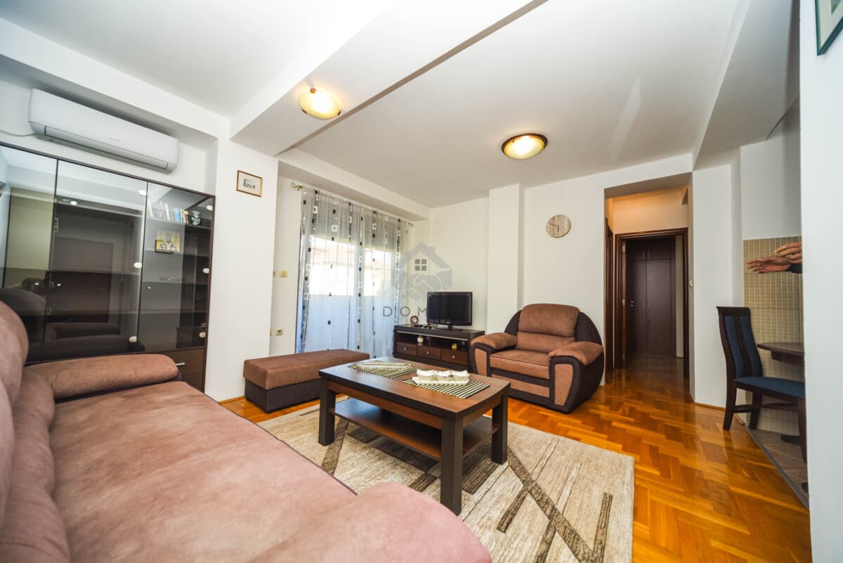 Zařízený byt s 1 ložnicí 64 m² k pronájmu, Gorica, Podgorica - Obrázek 1
