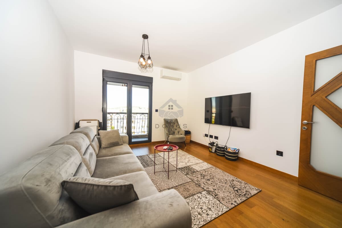 Podgorica, Ljubović'te Eşyalı 49 m² 1+1 Daire