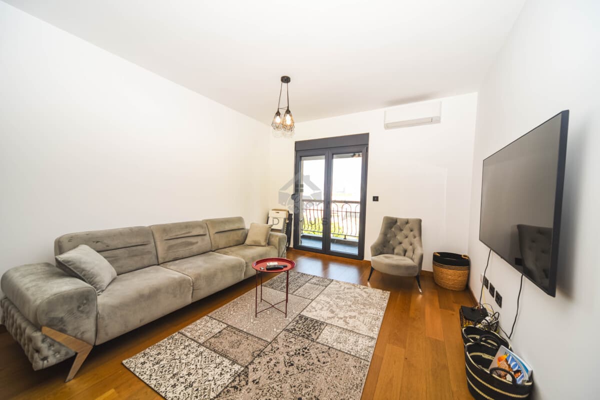 Podgorica, Ljubović'te Eşyalı 49 m² 1+1 Daire — 2