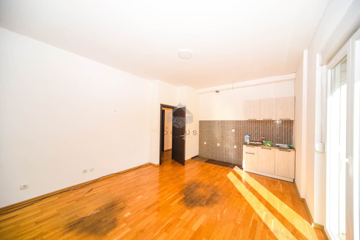 Podgorica, Momišići'de Kiralık Otoparklı 67 m² 1+1 Daire — 2