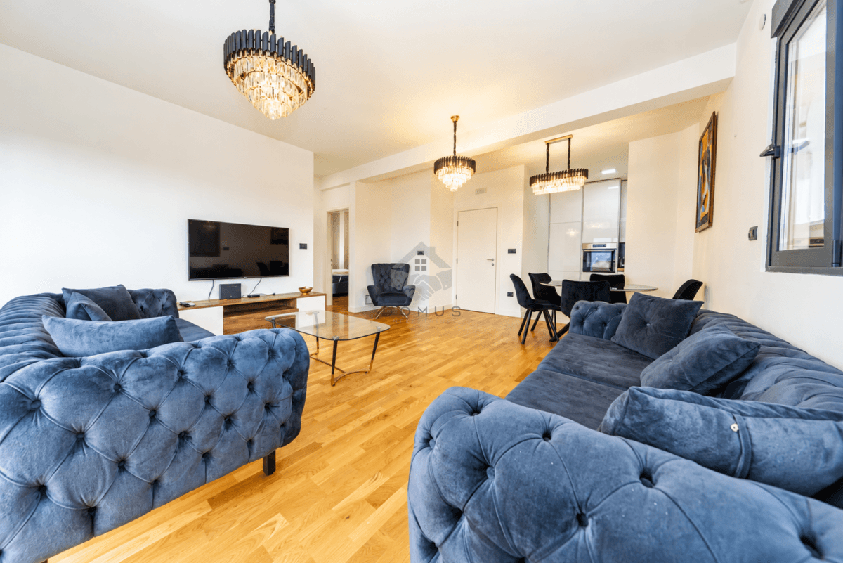 Podgorica, Dalmatinska'da Kiralık Otoparklı 130 m² 2+1 Daire