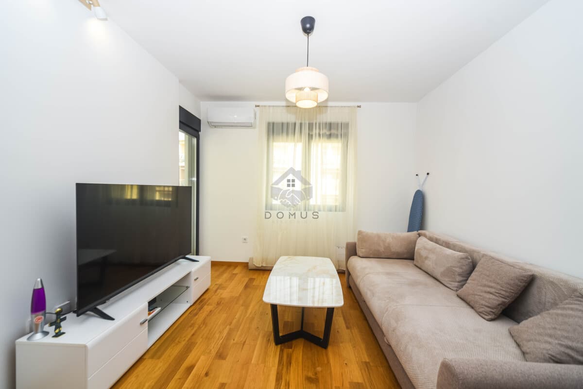 Namješten jednosoban stan 45 m², City Kvart, Podgorica — 2