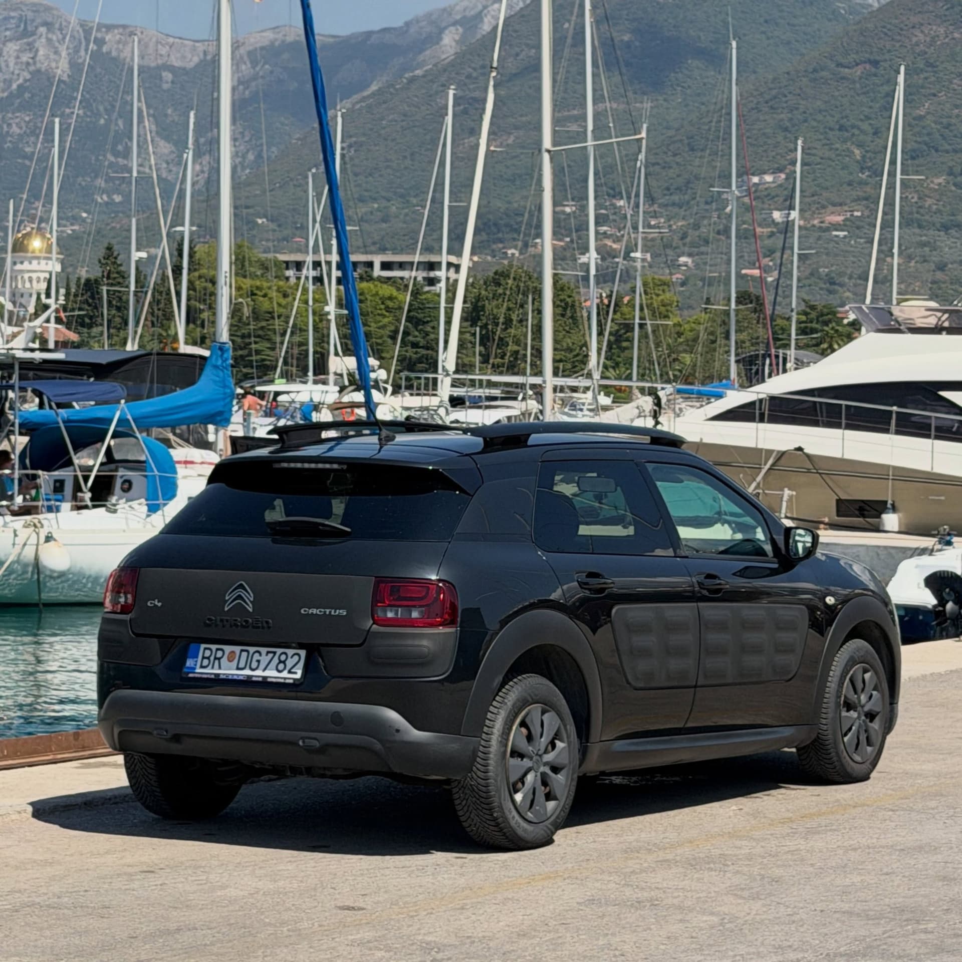 Citroën C4 Cactus 1.6 HDi, 2015 - Obrázek 4