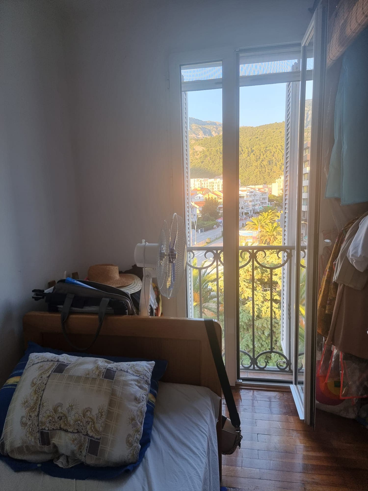 Budva'nın Kalbinde Eşsiz Manzaralı Daire - Görsel 11